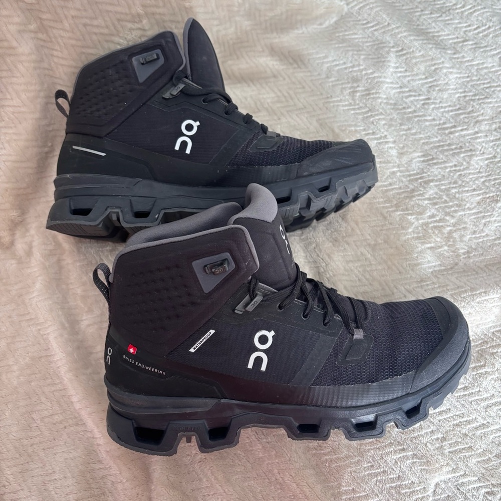 ON Cloud Cloudrock 2 Hiking/Snow Boots